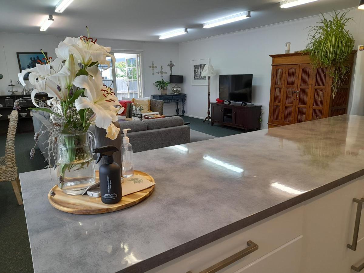 Magnolia House Apartman Featherston Kültér fotó