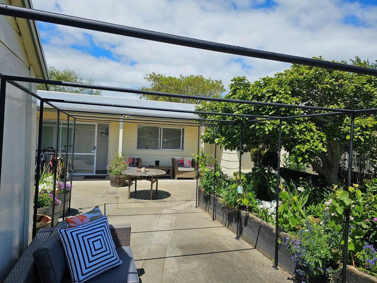 Magnolia House Apartman Featherston Kültér fotó