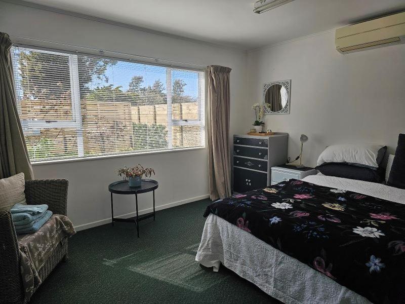 Magnolia House Apartman Featherston Kültér fotó