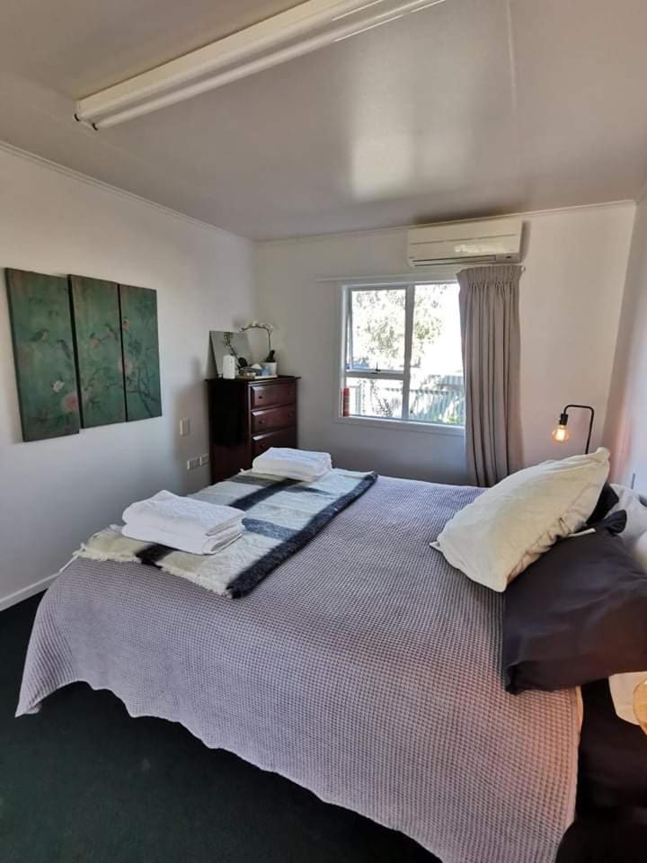 Magnolia House Apartman Featherston Kültér fotó